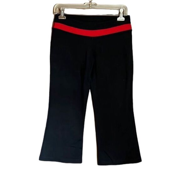 3 for $30! One tooth capris with red band - Picture 1 of 5
